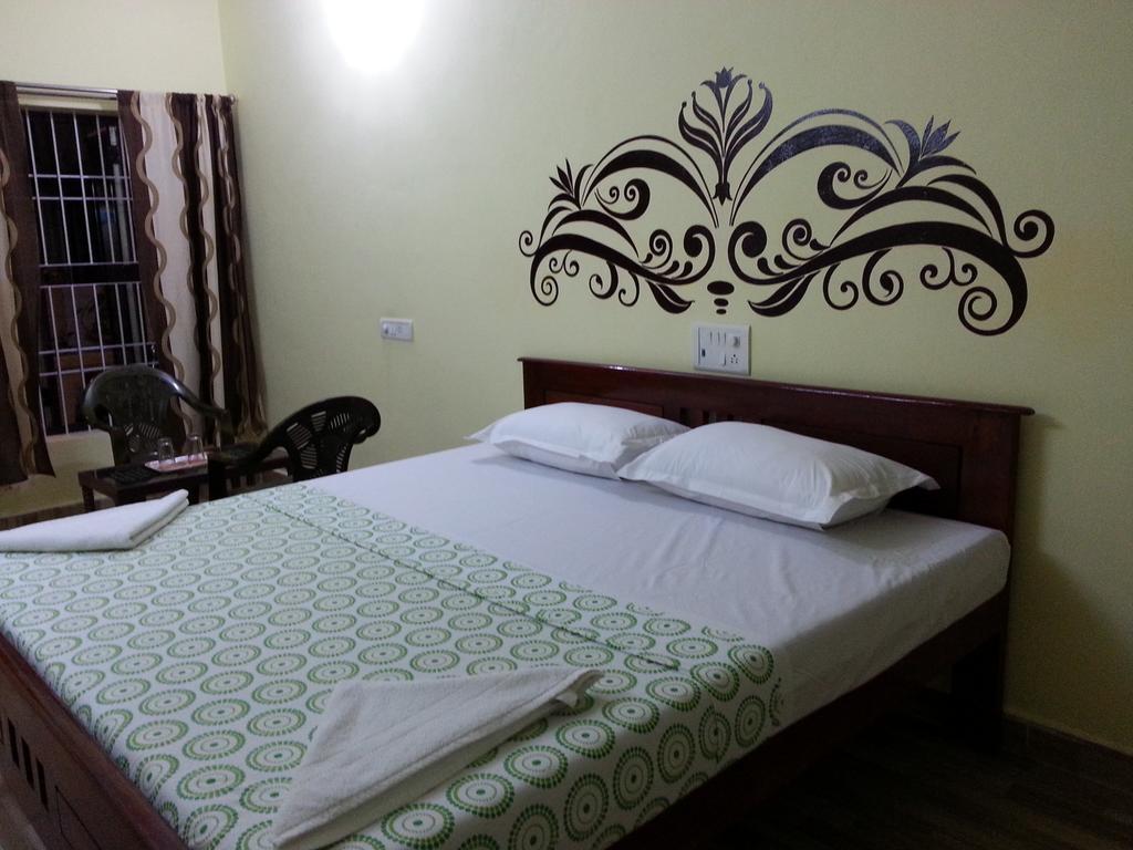 Silver Moon Guest House Mahabalipuram Rum bild